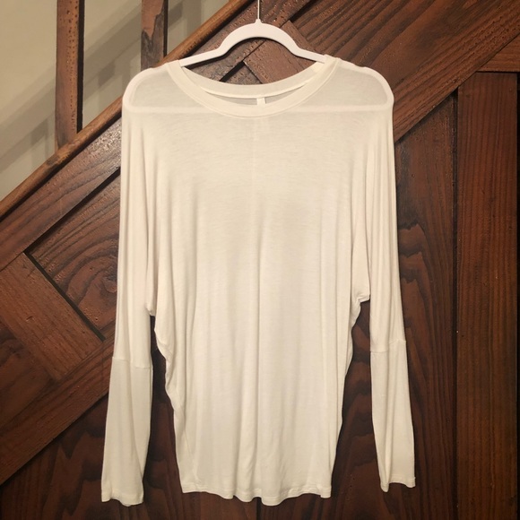 LAST ONE! Dolman Sleeved Top - Picture 3 of 4